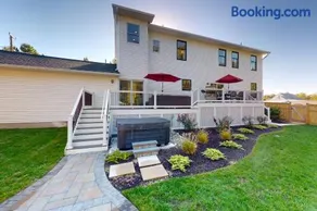 Renovated, dog-friendly home with private pool, hot tub & stunning backyard - Image 1
