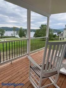 Gray's Manor - Lake Memphremagog - Image 3