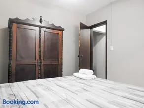 Private suite-5-minute-walk to the beach - Image 4