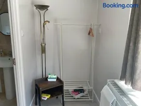 The Meadow Garden Guest Room - Image 2