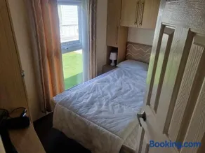 S265 3 bed caravan Golden Palm . Chapel St Leonards - Image 3