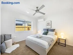 Well-decorated 4BR Family home steps to mall - Image 2