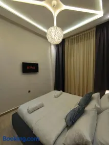 Majorelle Apartment YSL - Image 4