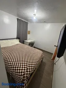 Downtown Taylor Room 5 - Image 3