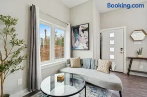 Cozy 1-bedroom condo with AC in charming Fort Worth - Image 1