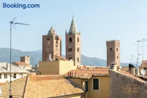Palazzo Oddo Camere in palazzo storico nel centro di Albenga - Image 1