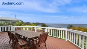 Metung Lake House - Panoramic Lake Views - Image 2