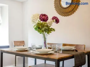 Bells Cottage - 5 min walking distance to train station and town on your doorsteps - Image 5
