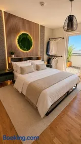 Modernes-Penthouse XXL-Dachterrasse mit Whirlpool Grill Klimaanlage zentrumsnah - Image 2
