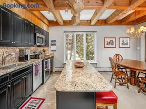 Tree Top Condo - Image 4