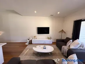 City & Beach Retreat - Image 2