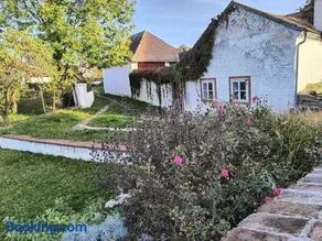 Chaloupka u Mostu sv Jana v centru Vodňan - Image 3