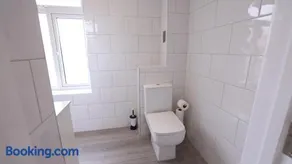 Flat 1 - 24 Cliff Road - Image 4