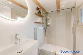Hideaway Apartment by Carista Homes - Image 5