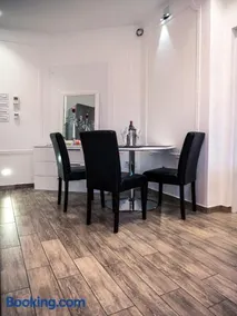 Centrally Located Relaxing Place - Image 3