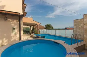 Holiday Home Vele with pool - Image 1