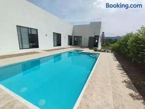 Piscina privada y mucha tranquilidad. - Image 5