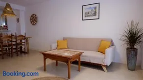 Cozy sunny apartment near the beach - Image 3