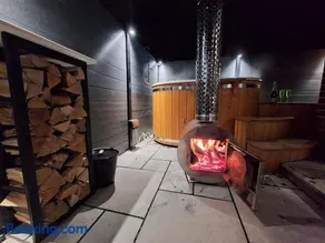 Stylish Escape With Wood-Fired Hot Tub - Image 3