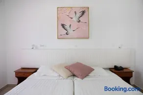 Sea Breeze Hotel - Image 2