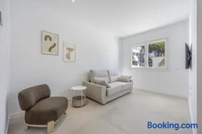 Voll ausgestattete Ferienwohnung mit Pool und Garten | Gartenblick | Neben dem Strand - Image 1