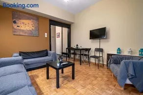 Warm 2BR Apt - Central Kypseli by ΜΡS - Image 2