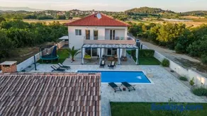 Ferienhaus mit privatem Pool, Grill und Garten - Image 2