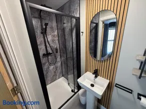 Harbour View Holiday Apartment - Image 3