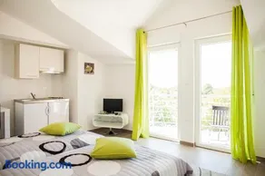 Gabi Rooms & Studio Apartment - Image 3