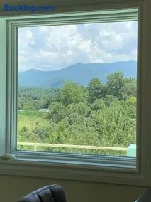 Close to DT Asheville Huge Home Apartment Inc - Image 4