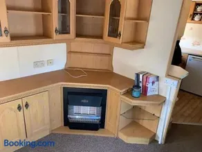 Compact Holiday Home - Image 4