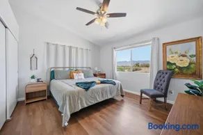 3 bed 2 bath remodeled home with river and mountain views - Image 2