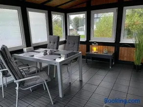 Appartement de vacances adapté aux familles avec terrasse, barbecue et jardin | Vue rivière - Image 2