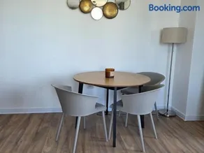 Belle Sea View Apartment Mamaia - Image 4