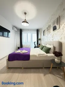Studios Palas by GLAM Center Area and Mall - Parking Option - Image 2