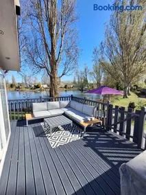 Holiday Home on Billing Aquadrome - Image 2