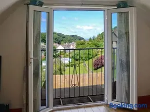 Coastal Retreat, Sea View, Combe Martin - Image 1