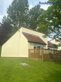 Frankie's Holiday Lodge - Image 3