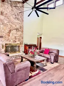 The Rustic Bungalow - Image 4