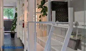 Moderno Apartamento con Garaje Privado - Image 5