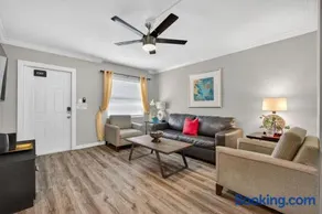 Sunset Beach Suites Unit 7 - Image 2