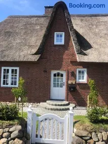 Eidumhaus, freistehendes Reetdachhaus mit Garten in Strandnähe - Image 1