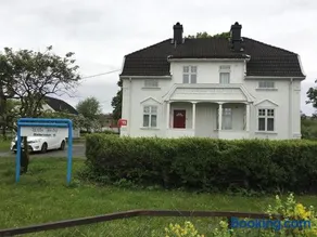 Villa Central - Image 1