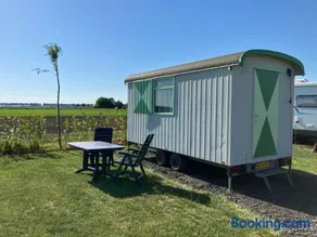 De Keet op een boerencamping - Image 1