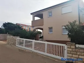Apartamento con barbacoa y terraza | Vistas al jardín - Image 3