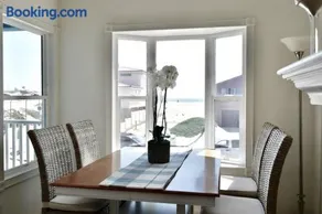 Beach House located in quiet community. - Image 1
