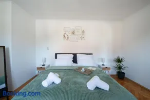 BeSSa Homes 6 Personen 2 Schlafzimmer, 3 King Size, Betten, Balkon, Küche - Image 2