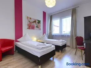 Hotelik Kameleon Pokoje Gościnne - Image 1