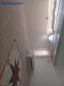 B&B Poseidon - Image 1