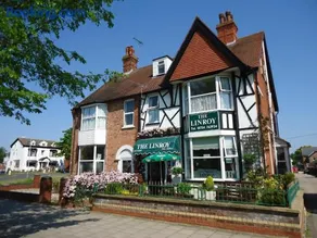 Linroy Guest House - Image 1